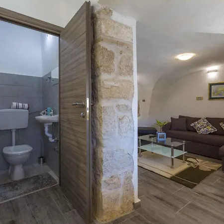 In 39392 * Tribalj (Primorsko-Goranska)